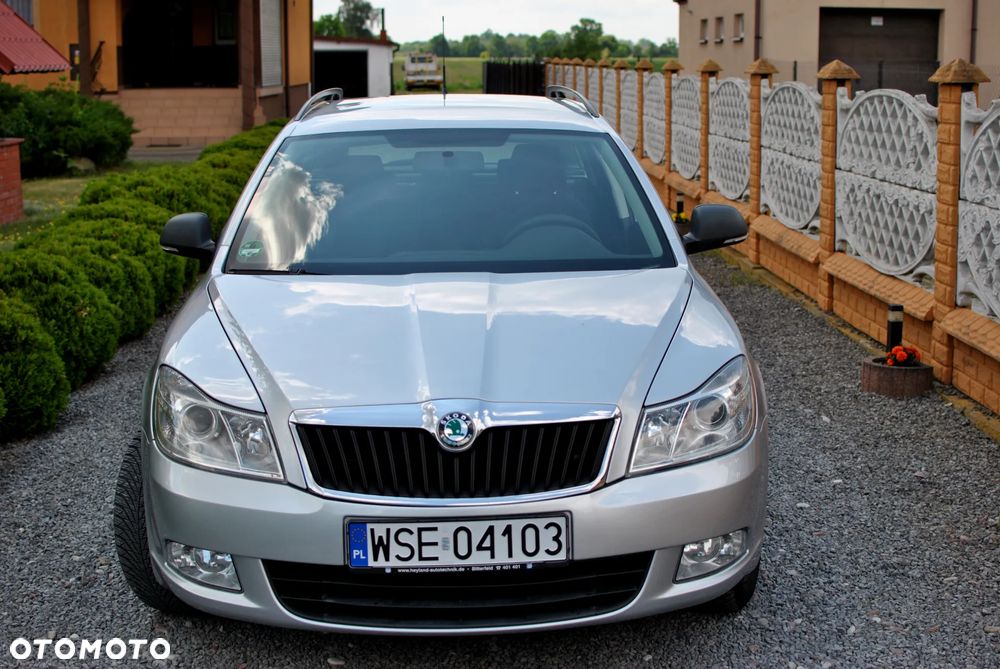 Skoda Octavia 1.6 Ambiente - 11