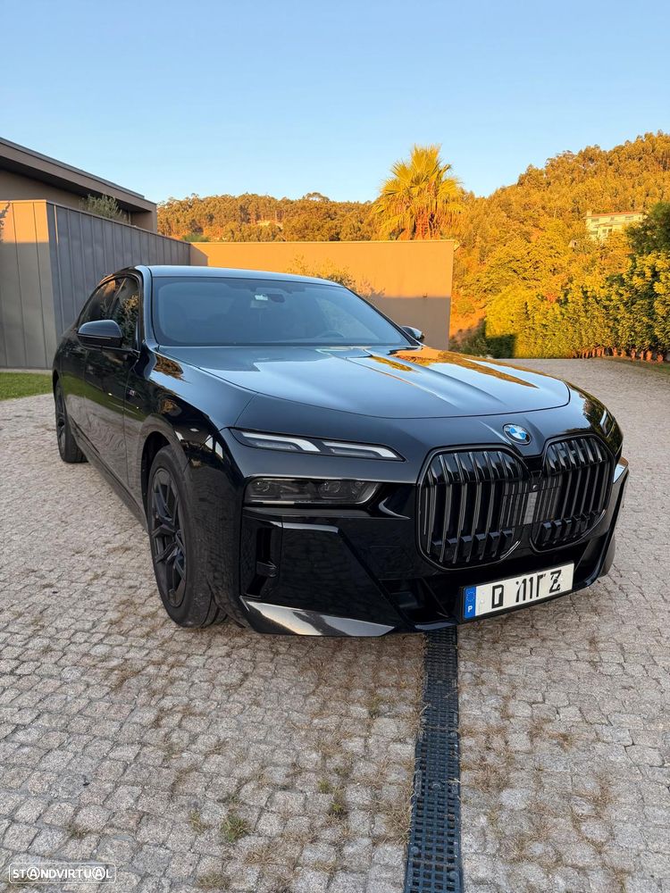 BMW 740 d xDrive Pack Desportivo M - 8
