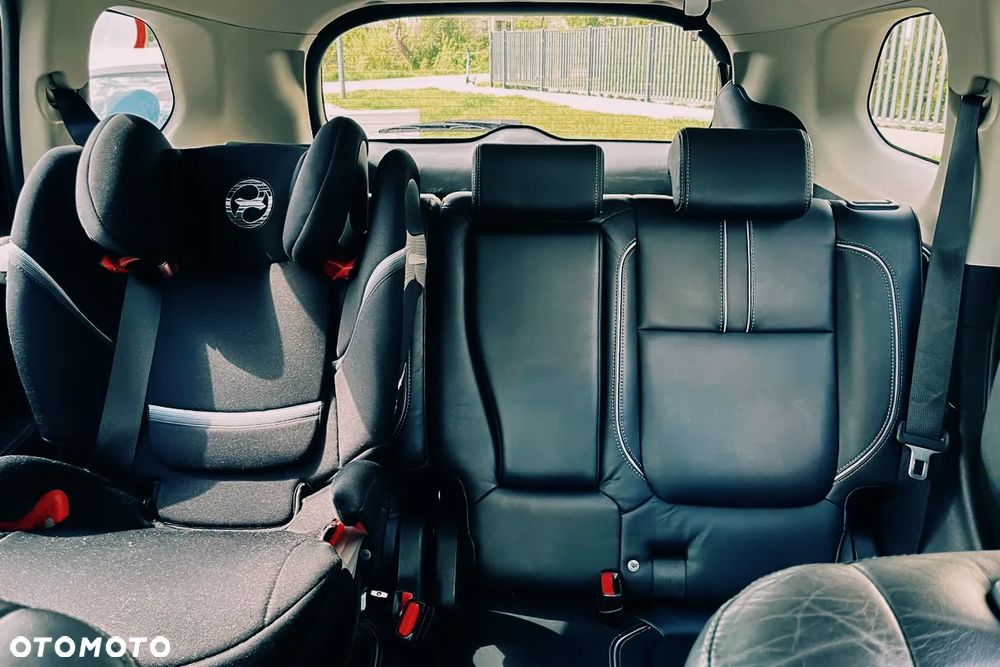 Mitsubishi Outlander 2.0 4WD Plug-In Hybrid - 9