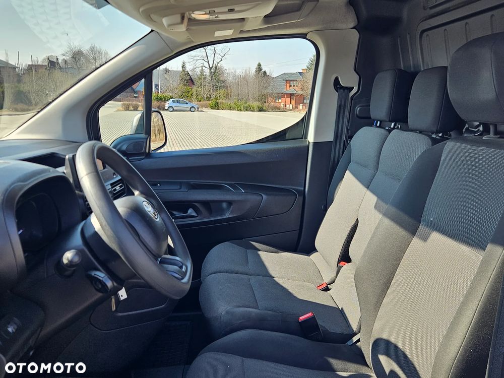 Toyota Proace City,  Salon Polska, 3 osobowy. - 15