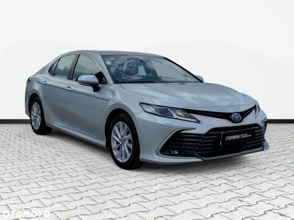 Toyota Camry - 3