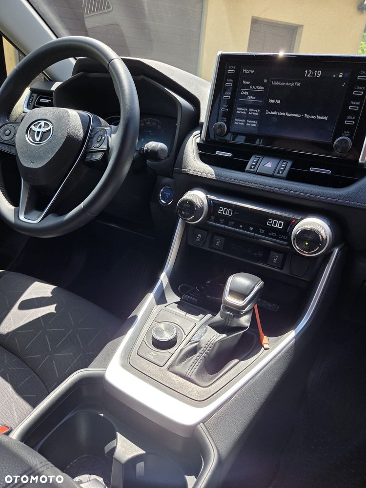 Toyota RAV4 - 11