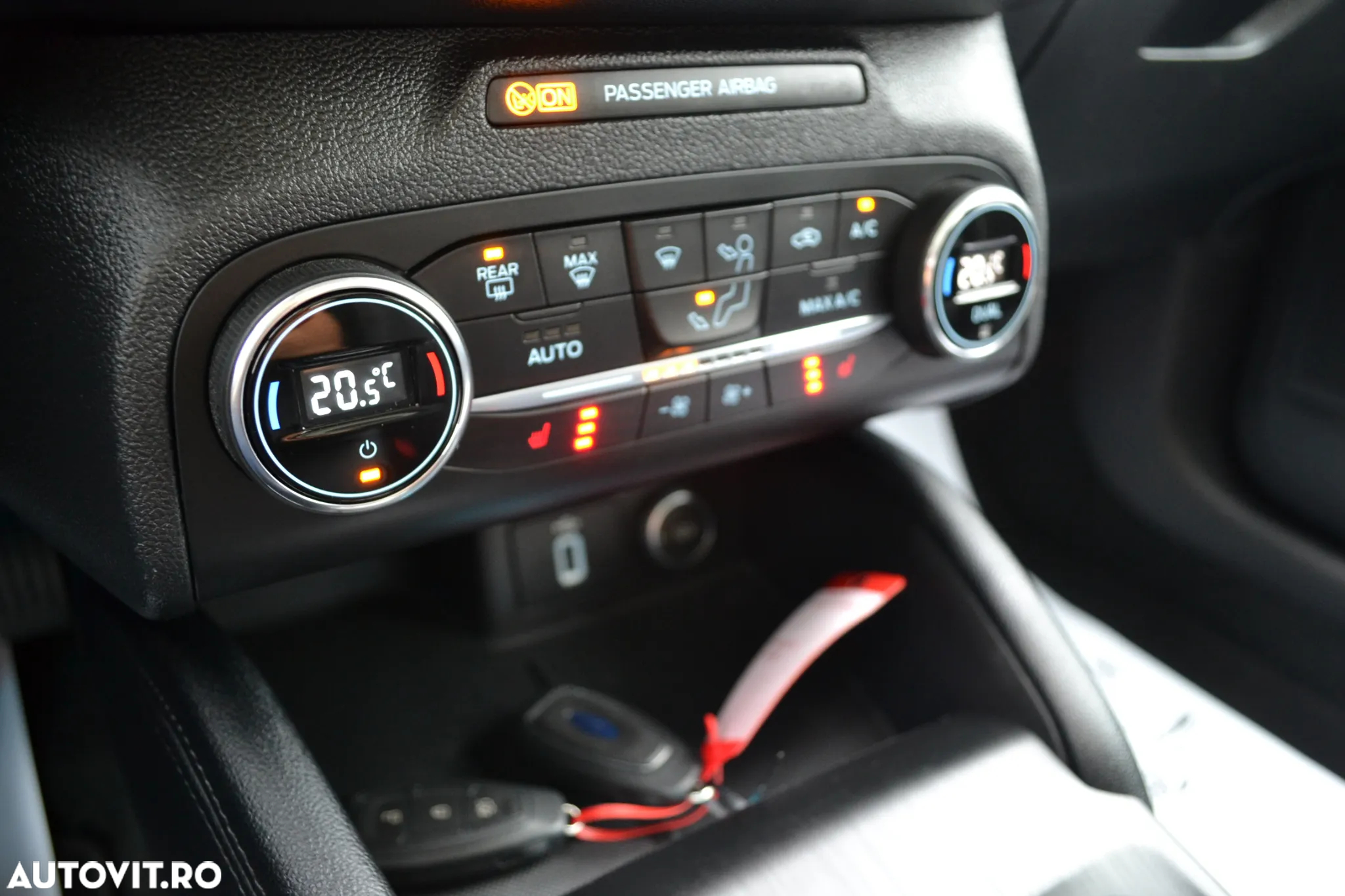 Ford Focus 1.5 EcoBlue Start-Stopp-System Aut. TITANIUM - 20