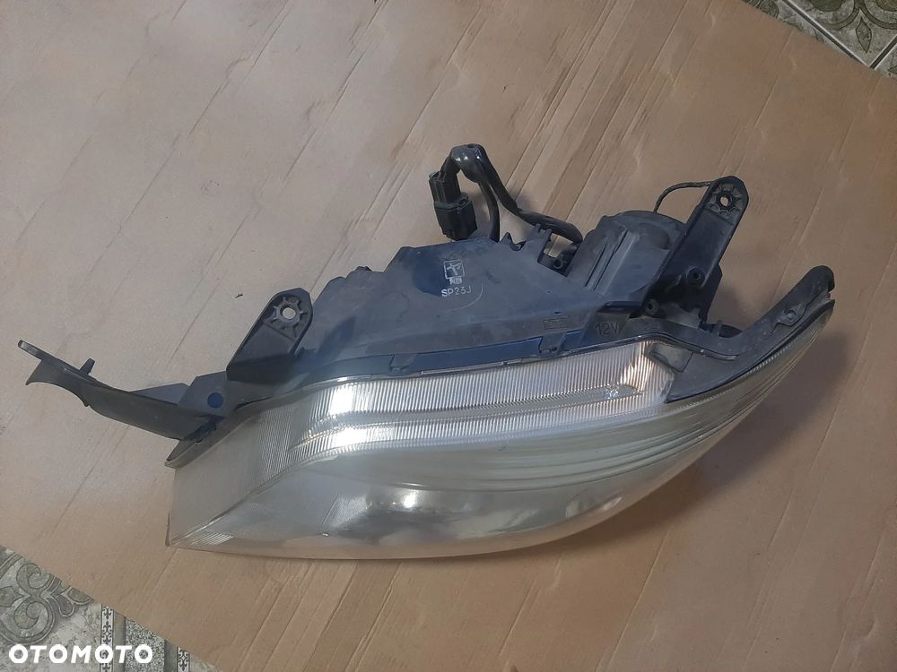 Lampa przód MITSUBISHI OUTLANDER I prawa lub lewa - 3
