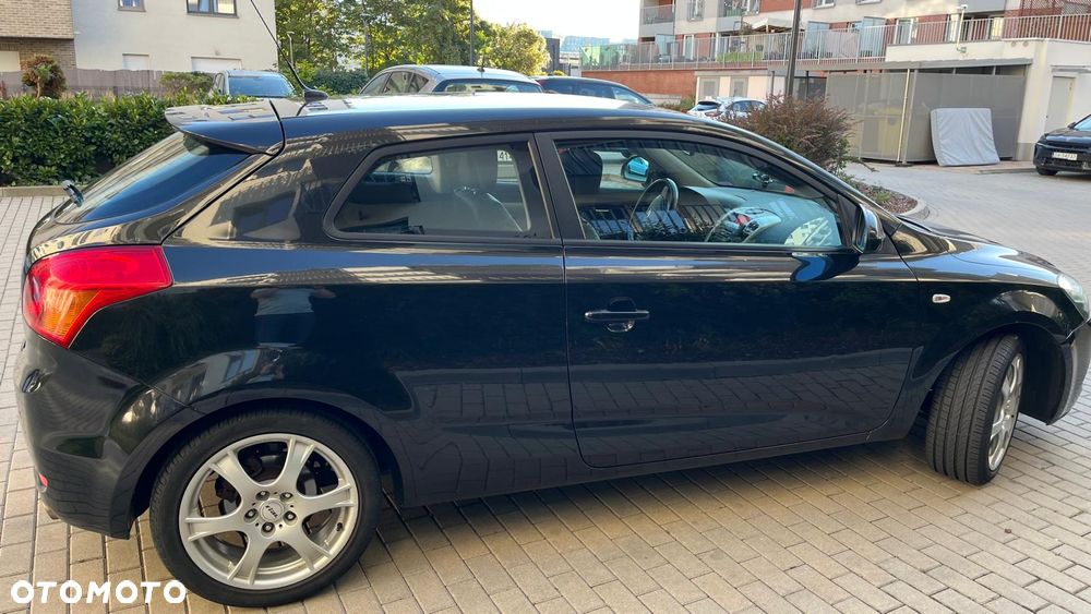 Kia Ceed 2009 photo 2