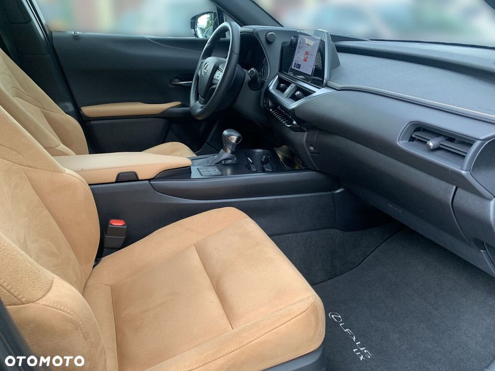 Lexus UX - 19