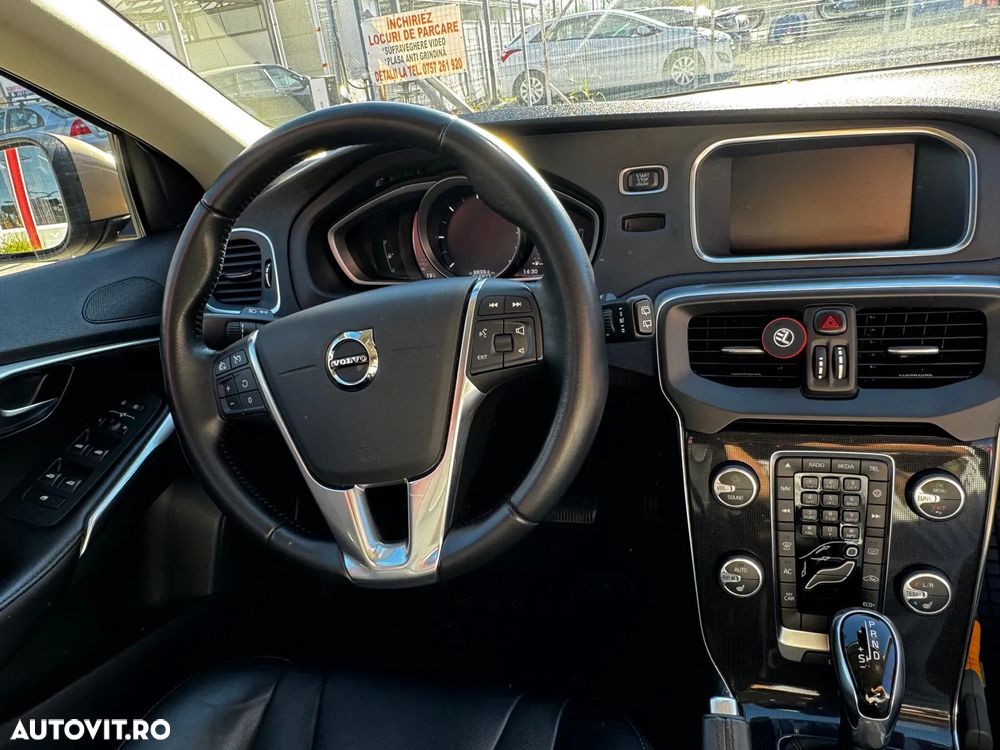 Volvo V40 D3 Aut. Inscription - 14