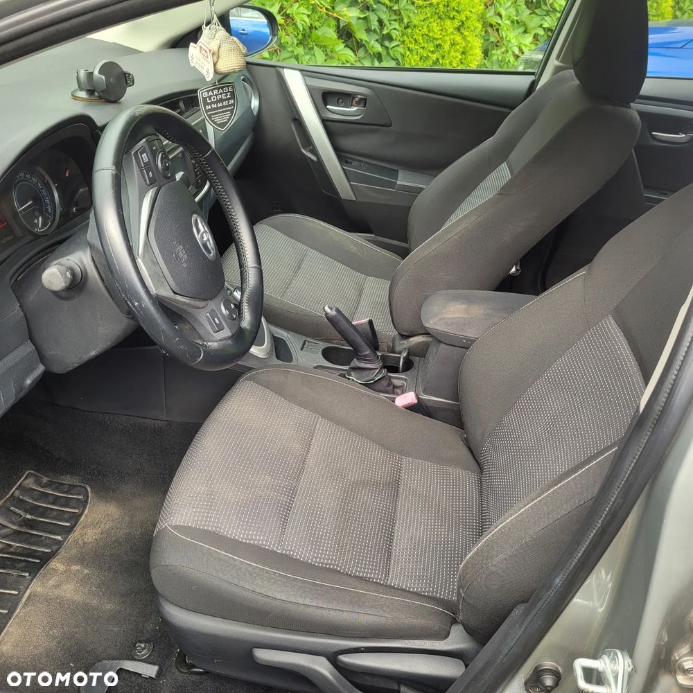 Toyota Auris - 15