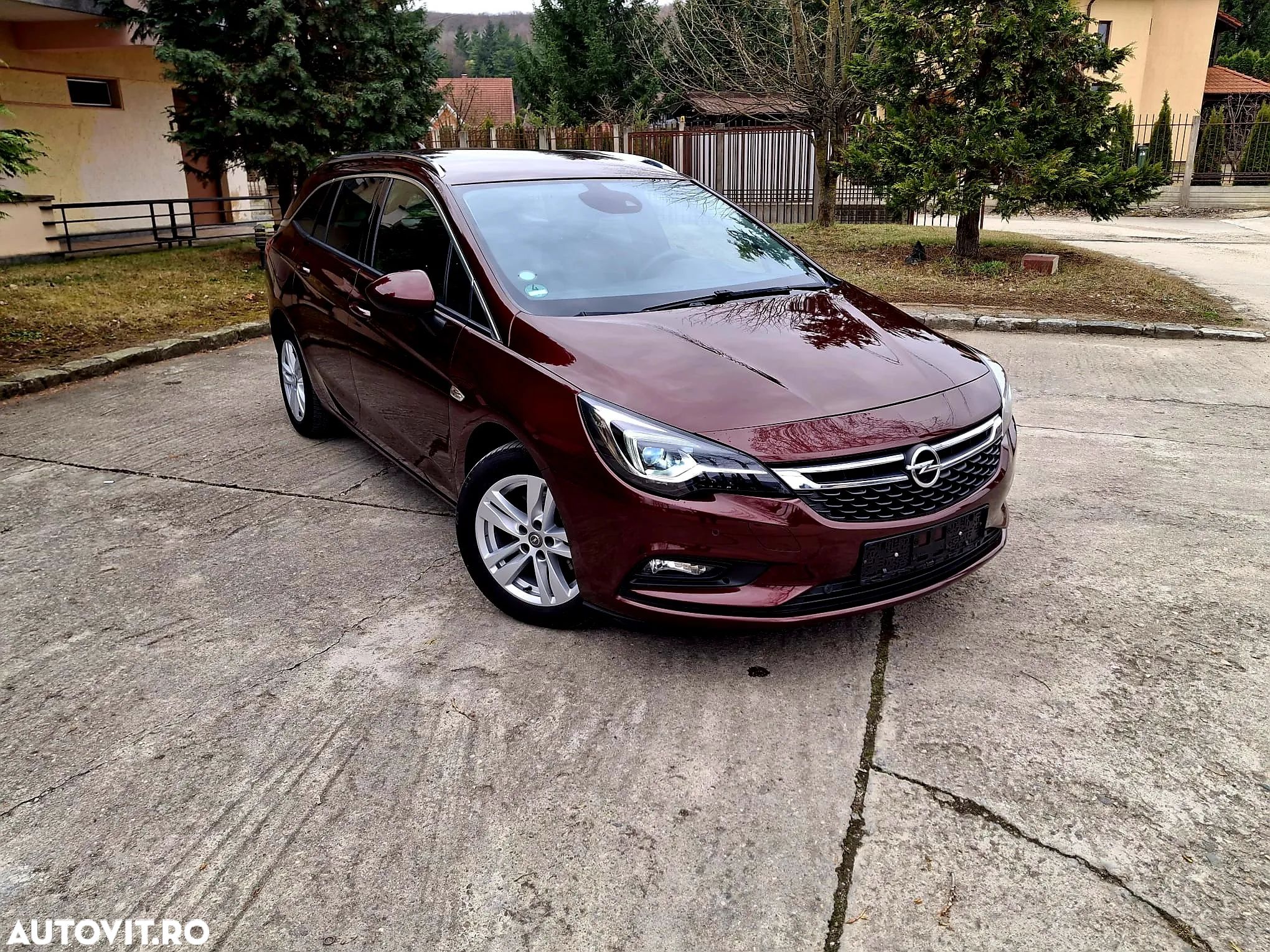 Opel Astra 1.6 D (CDTI) Automatik Dynamic - 1