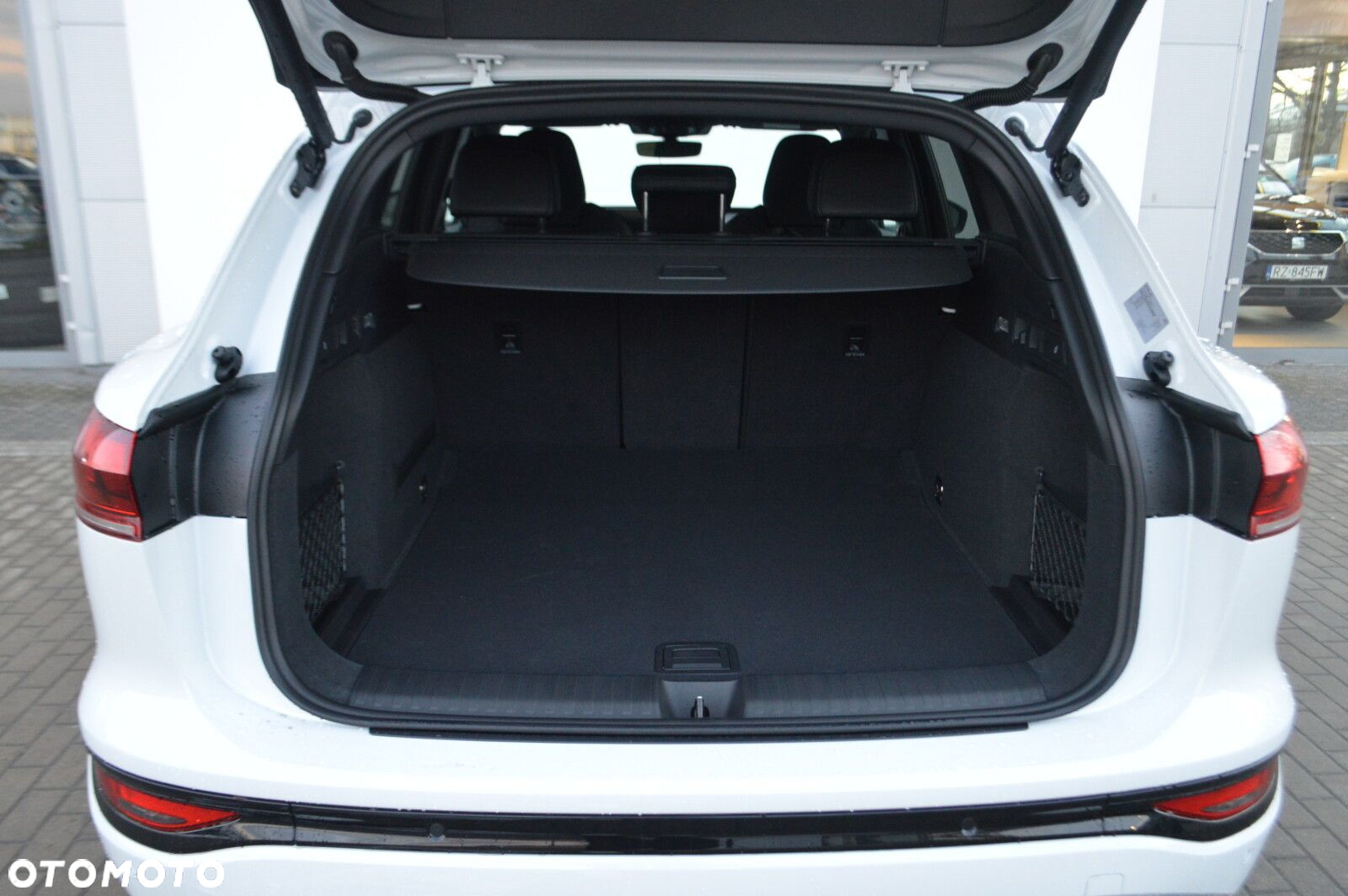 Audi Q6 e-tron - 8