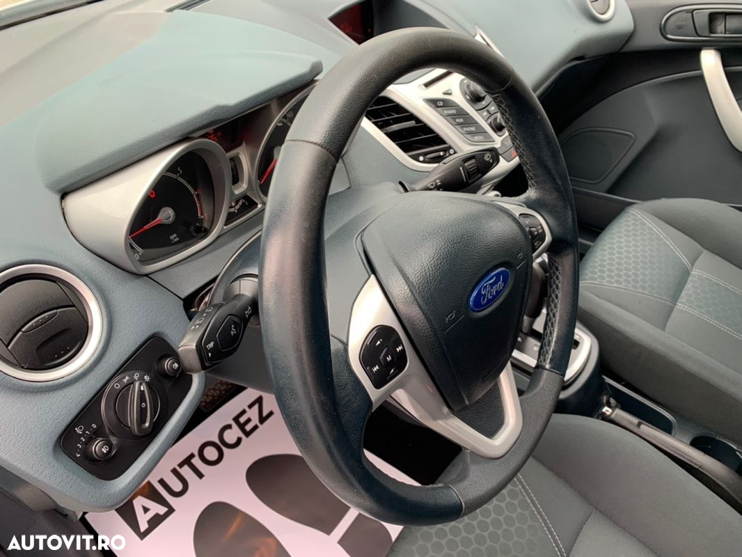 Ford Fiesta 1.4 Autom. Titanium - 25