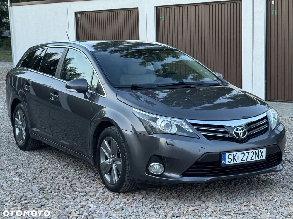 Toyota Avensis - 23