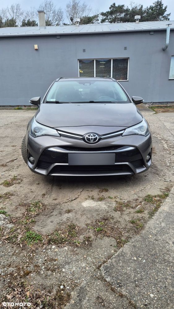 Toyota Avensis 2.0 D-4D Premium - 9
