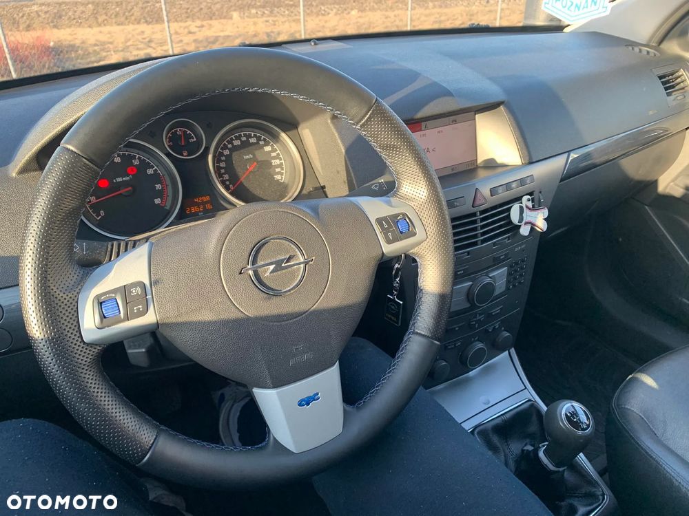 Opel Astra 2.0 Turbo Cosmo - 12