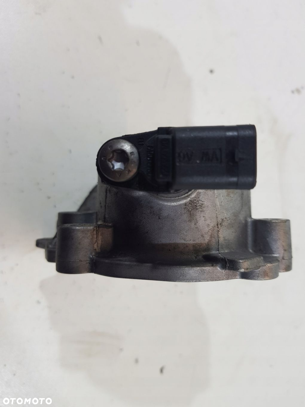 OBUDOWA POMPY PALIWA AUDI A4 A5 A6 3.2 06E103535A - 4