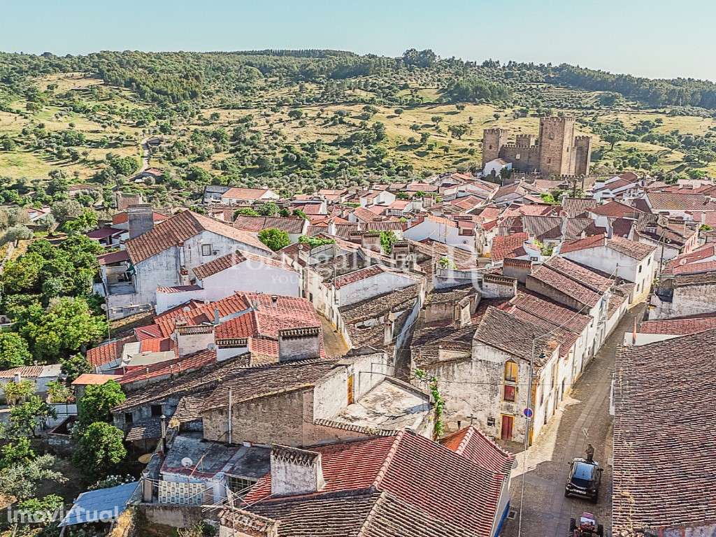 Casa Histórica com quintal para recuperar em Amieira do Tejo - Grande imagem: 4/35