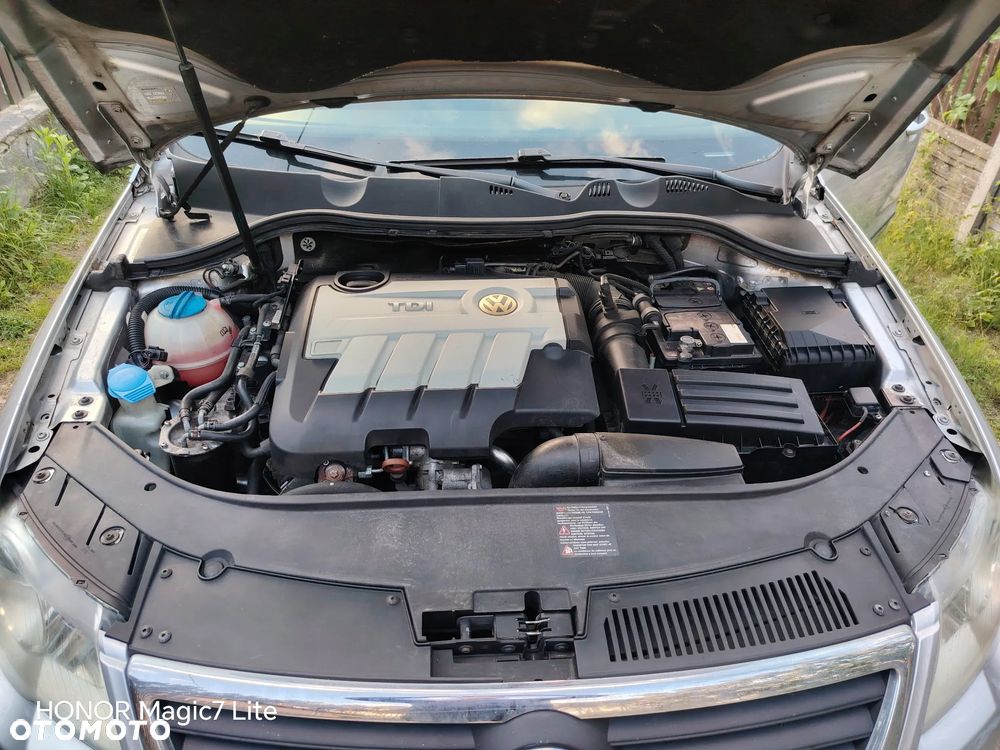 Volkswagen Passat 2.0 TDI Comfortline DSG - 5