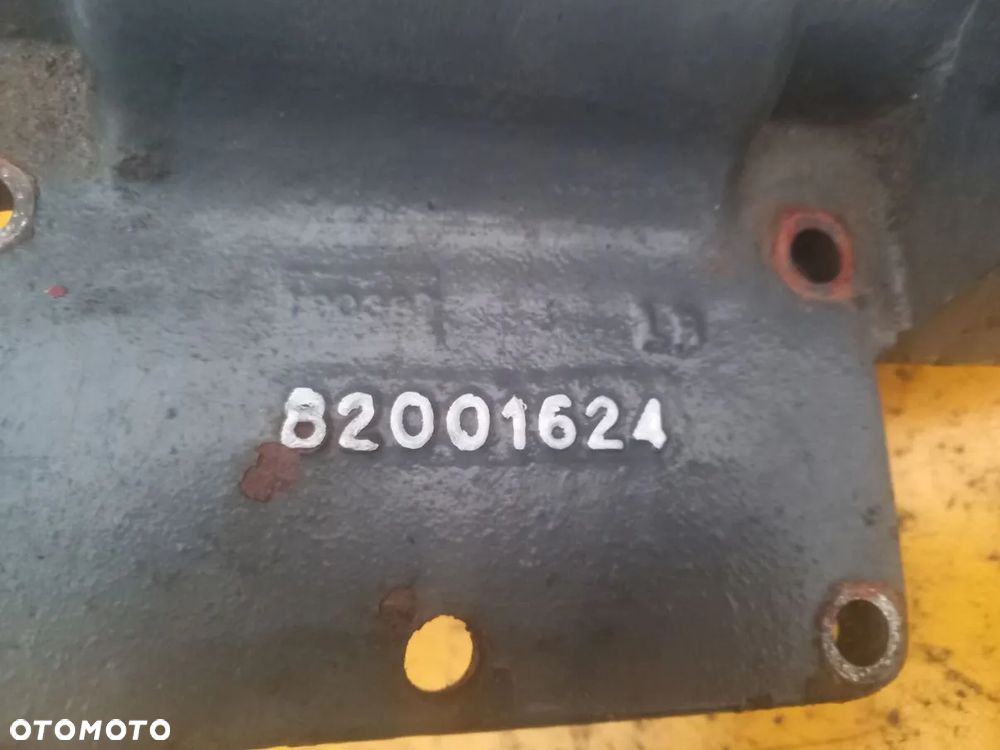 Wybierak rewersu z DualPower New Holland 6640 - 2