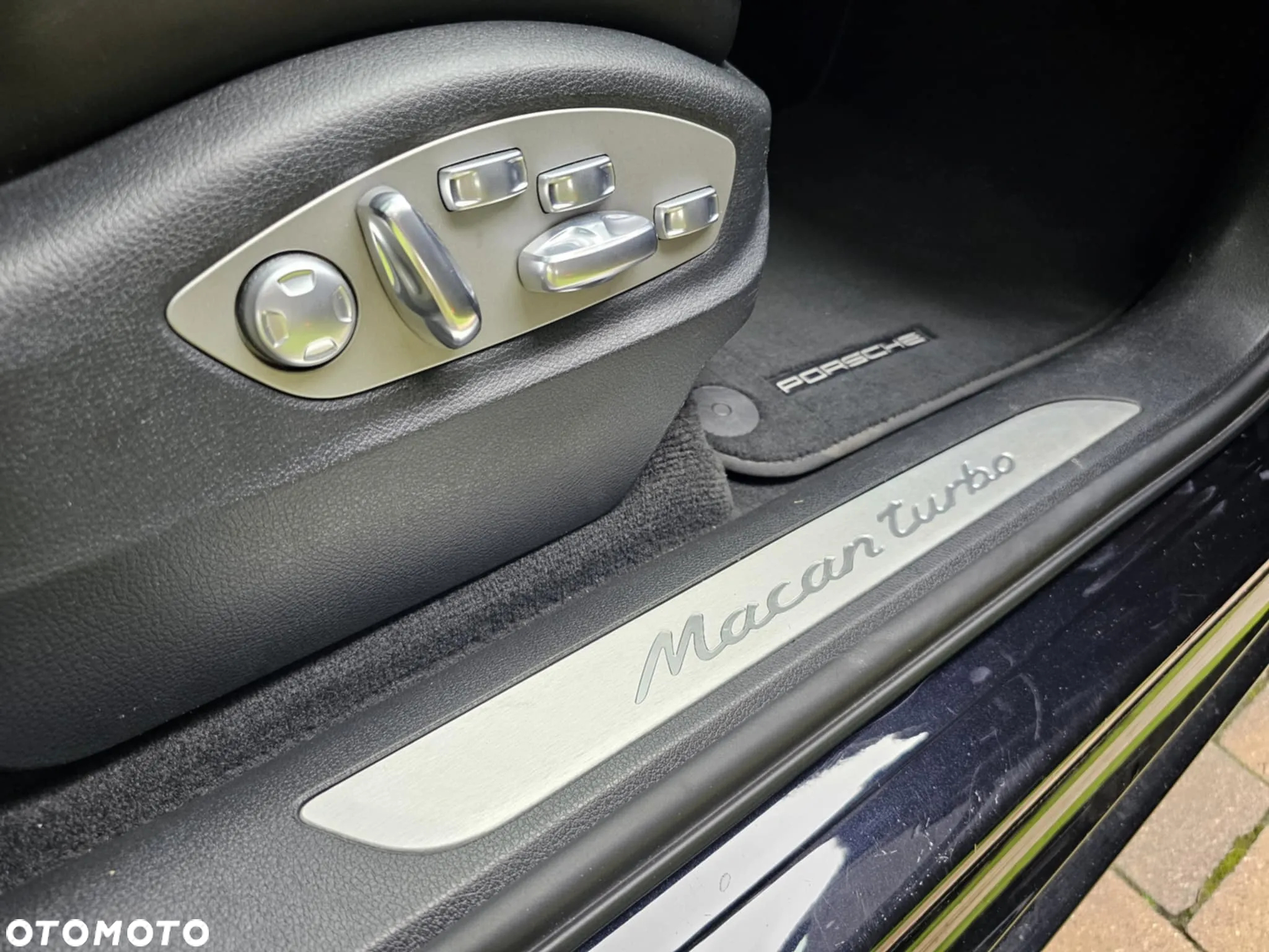 Porsche Macan Turbo PDK - 21
