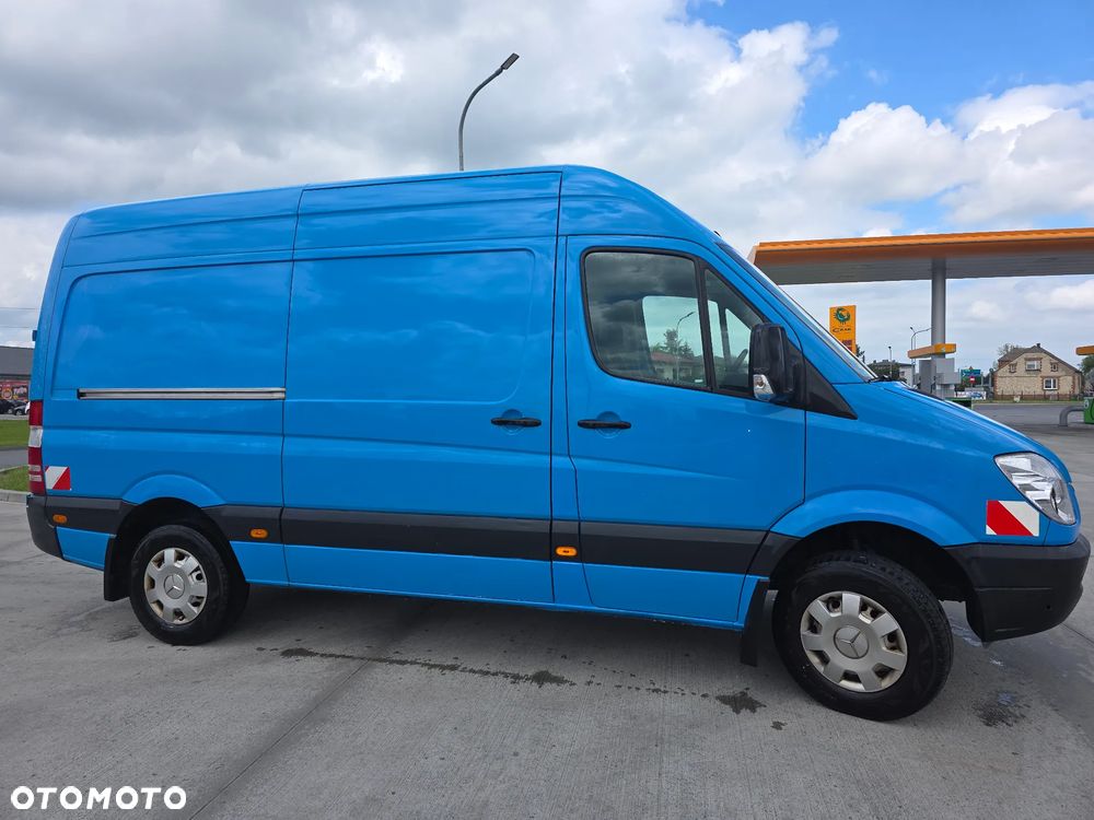 Mercedes-Benz Sprinter - 2