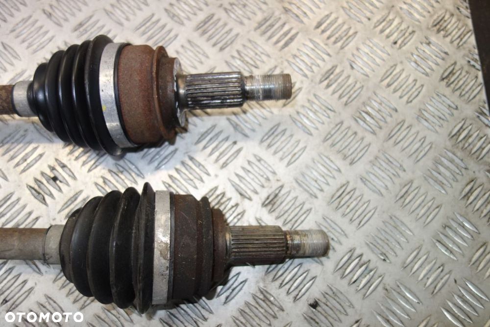 PÓŁOŚ LEWA PRAWA KANGOO III  1.2 TCE USZKODZONE GUMY - 4