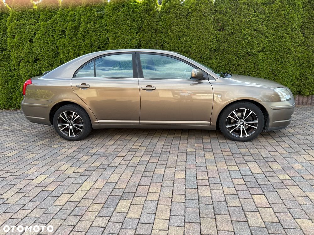 Toyota Avensis - 3