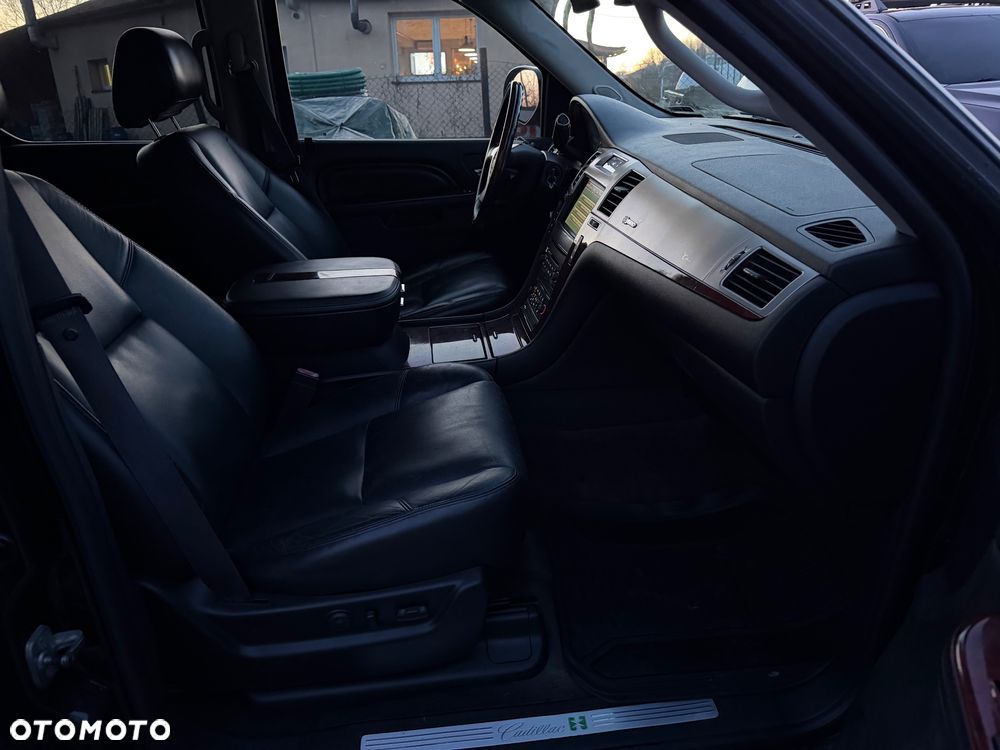 Cadillac Escalade 6.0 V8 Platinum - 36