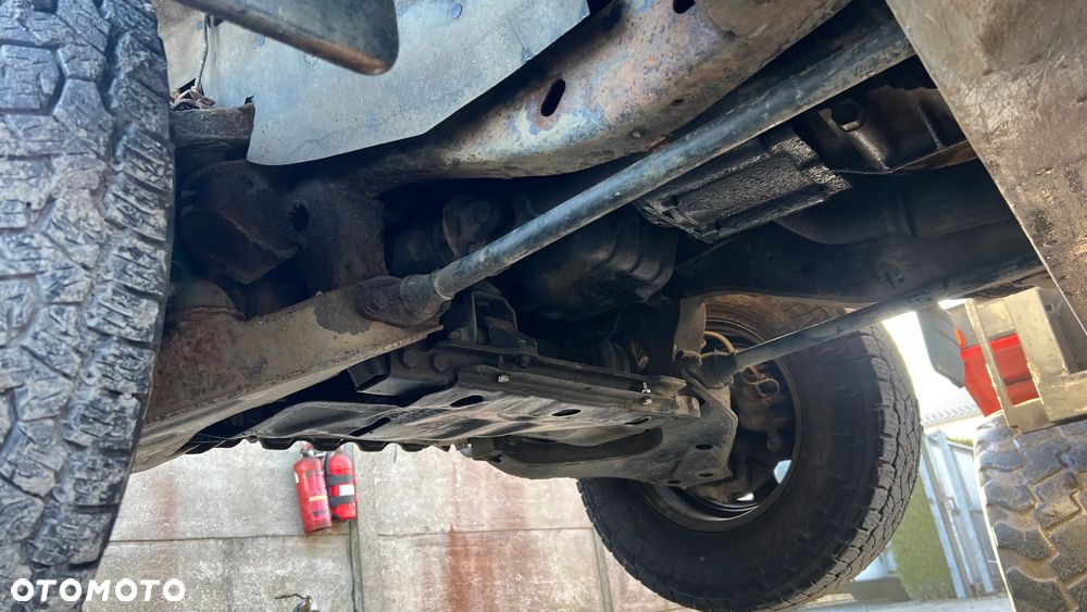 Mitsubishi Pajero - 20