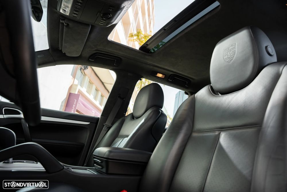Porsche Cayenne Turbo - 13