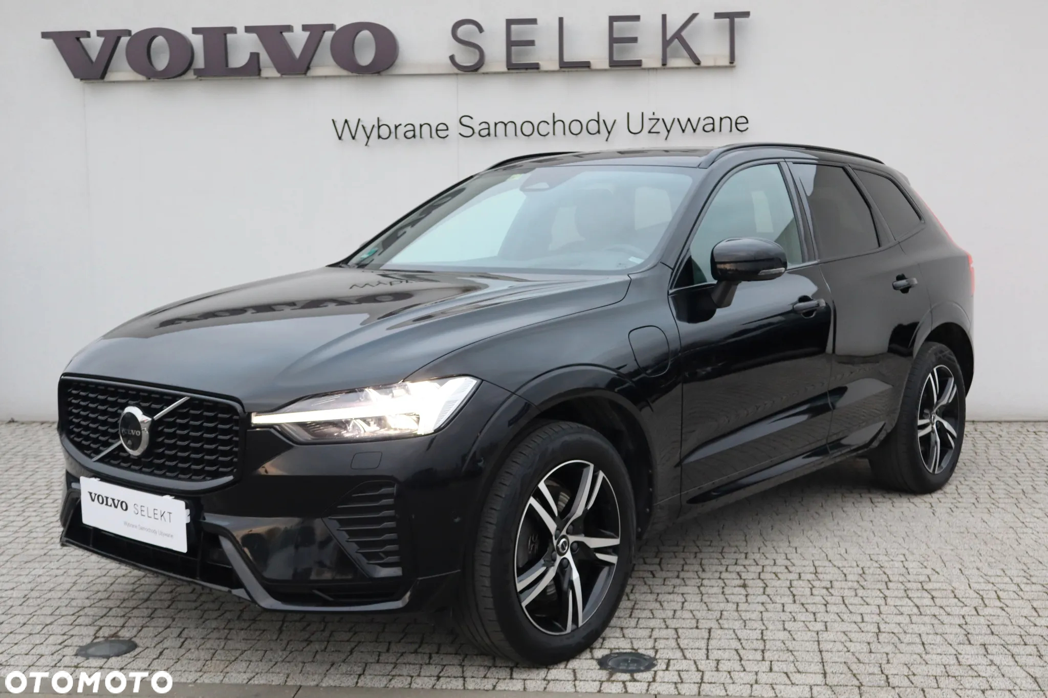 Volvo XC 60 T6 Plug-In Hybrid AWD Plus Dark - 2