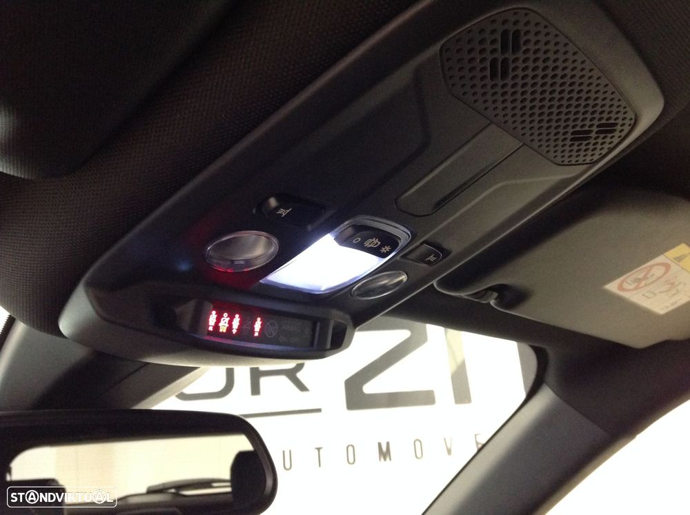 Peugeot 2008 1.2 PureTech Allure EAT8 - 37