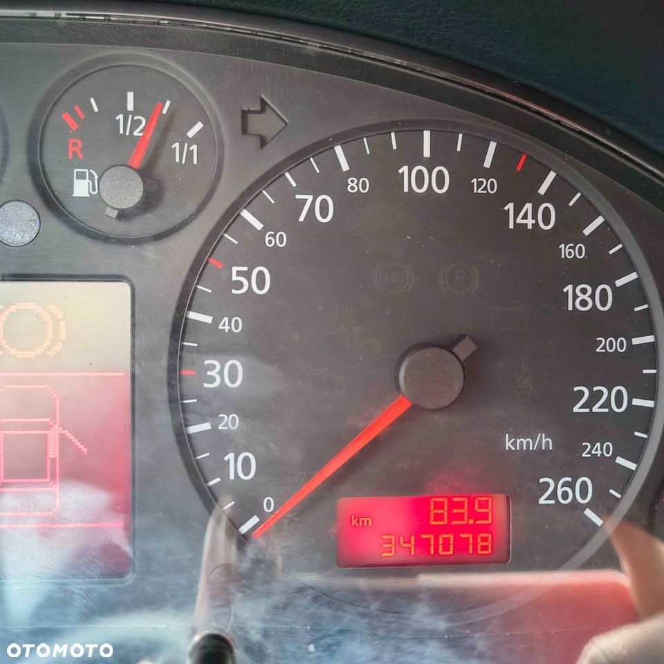 Audi A4 Limousine - 8