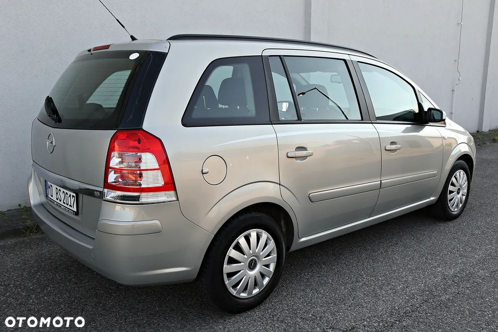 Opel Zafira - 10