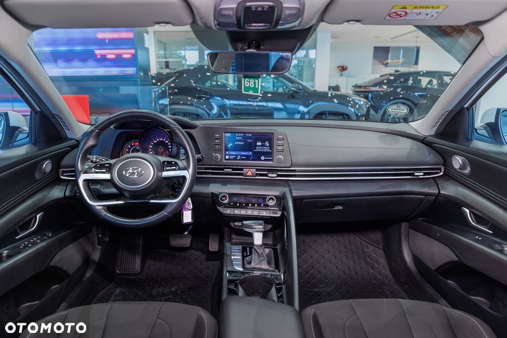 Hyundai Elantra 1.6 Modern - 25