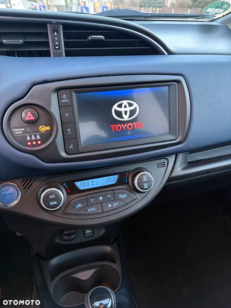 Toyota Yaris Hybrid 100 Selection Passion - 22