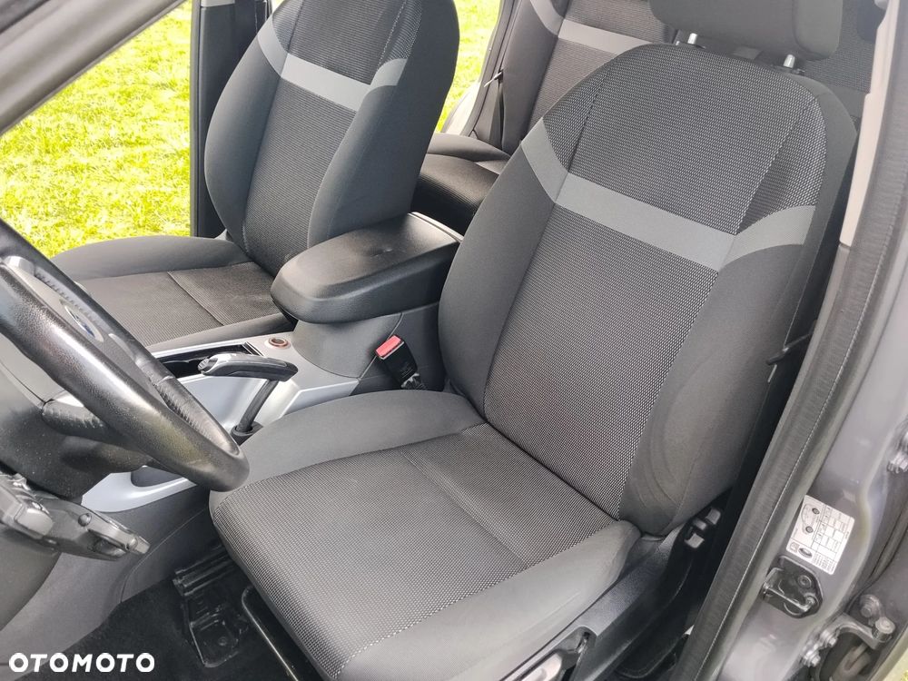 Ford Kuga 2.0 TDCi 2x4 Trend - 24