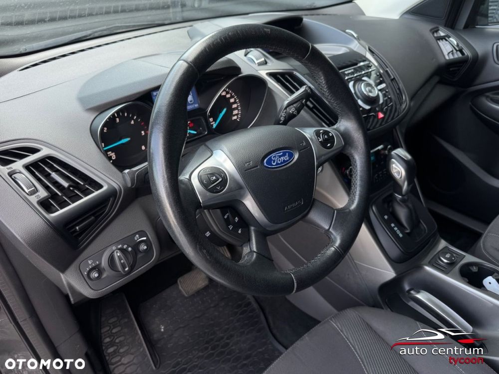 Ford Kuga - 24