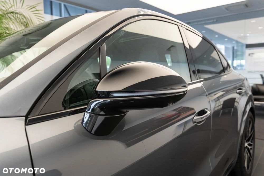 Porsche Cayenne E-Hybrid PHEV Black Edition - 36
