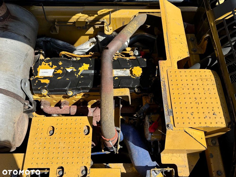 Caterpillar 330D - 10
