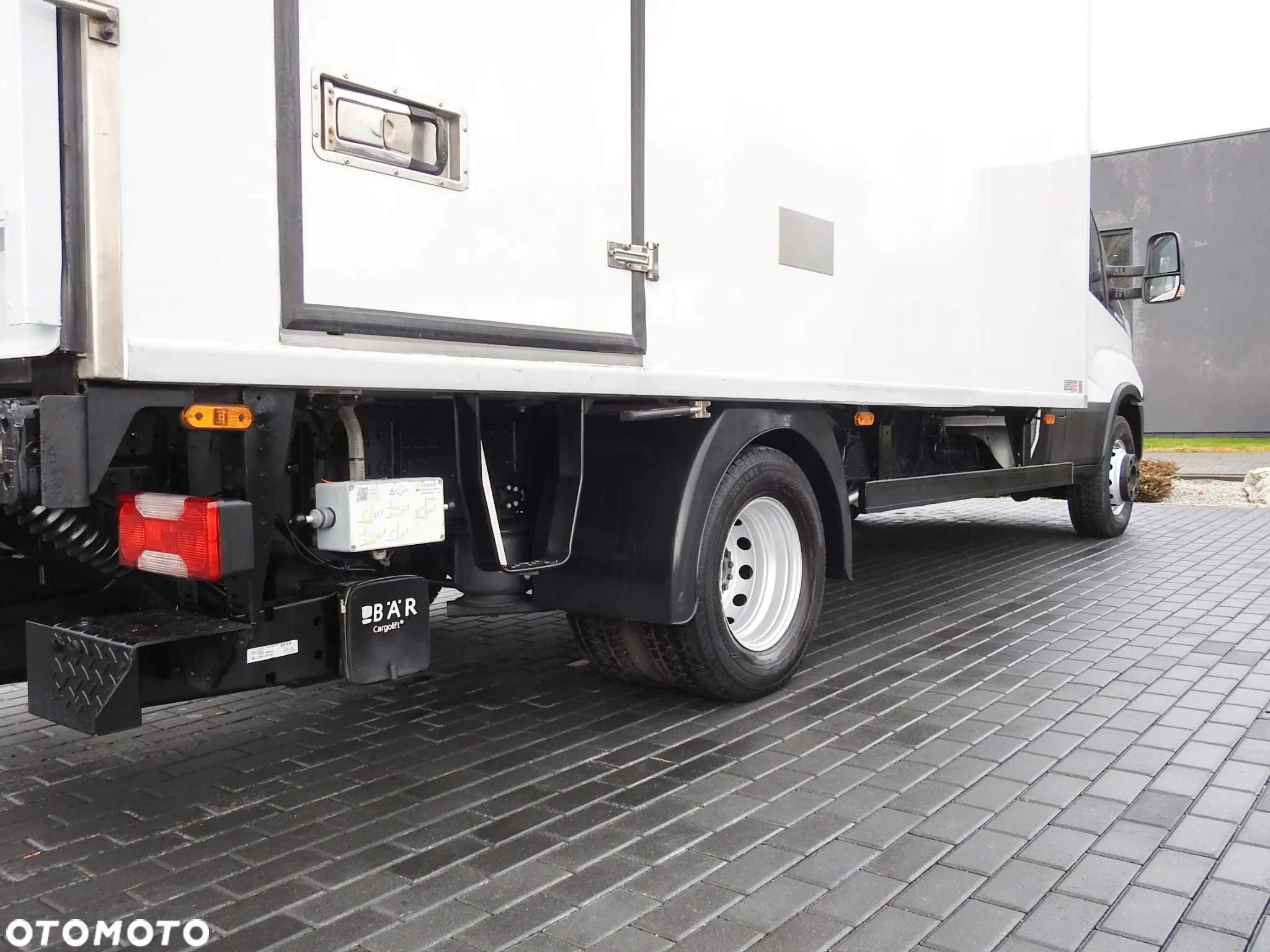 Iveco DAILY 70C17 CHŁODNIA 0*C WINDA 9 PALET ZASILANIE 230V TEMPOMAT KLIMATYZACJA PNEUMATYKA AUTOMAT HI-MATIC BLIŹNIACZE KOŁA 170KM [ 105235 ] - 20