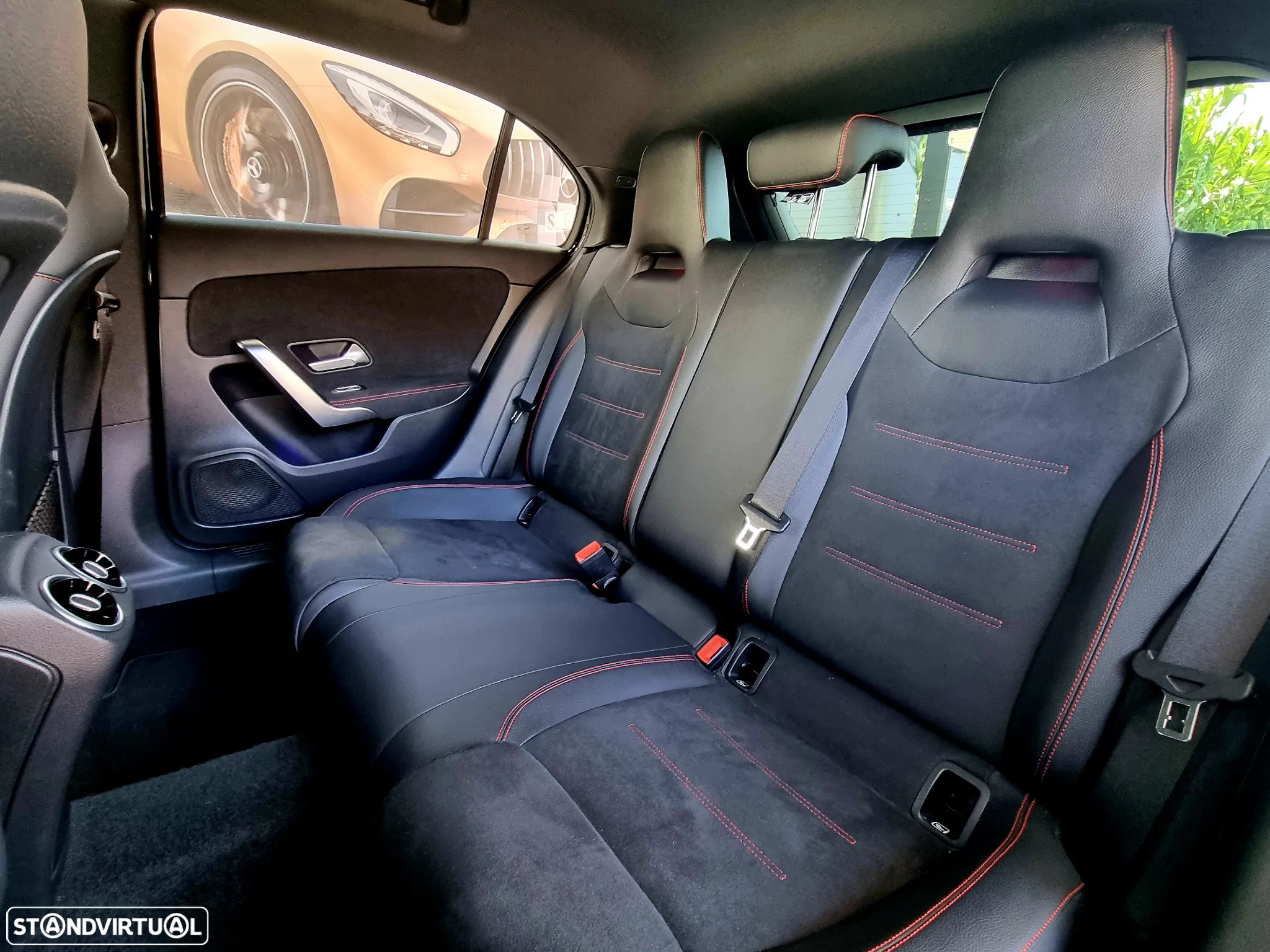 Mercedes-Benz A 180 d 7G-DCT AMG Line - 12