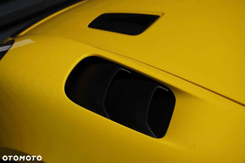 Porsche 718 Spyder - 10