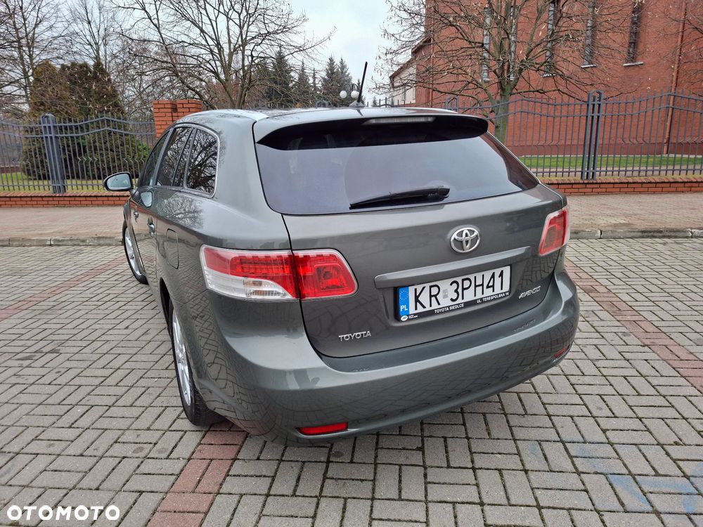 Toyota Avensis 2.0 Sol plus NAVI - 6