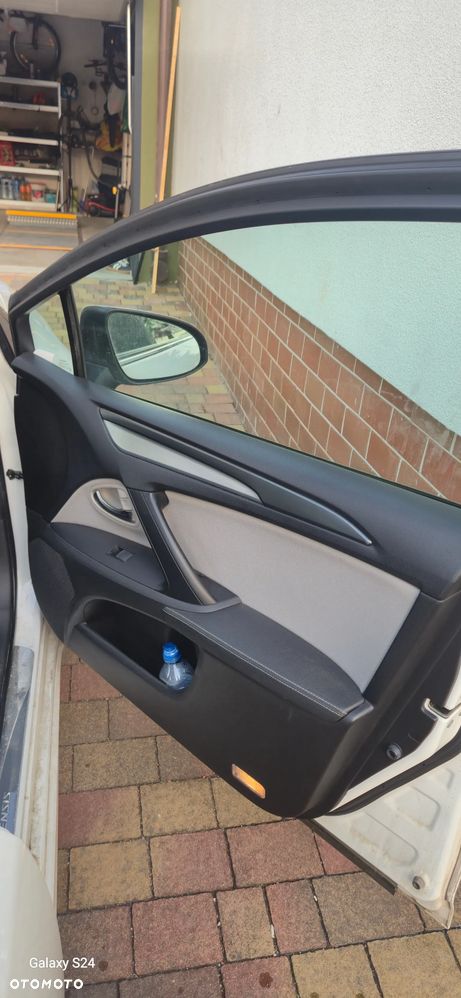 Toyota Avensis 1.8 Multidrive Business Edition - 16