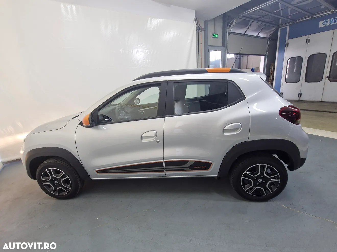 Dacia Spring Expression - 10