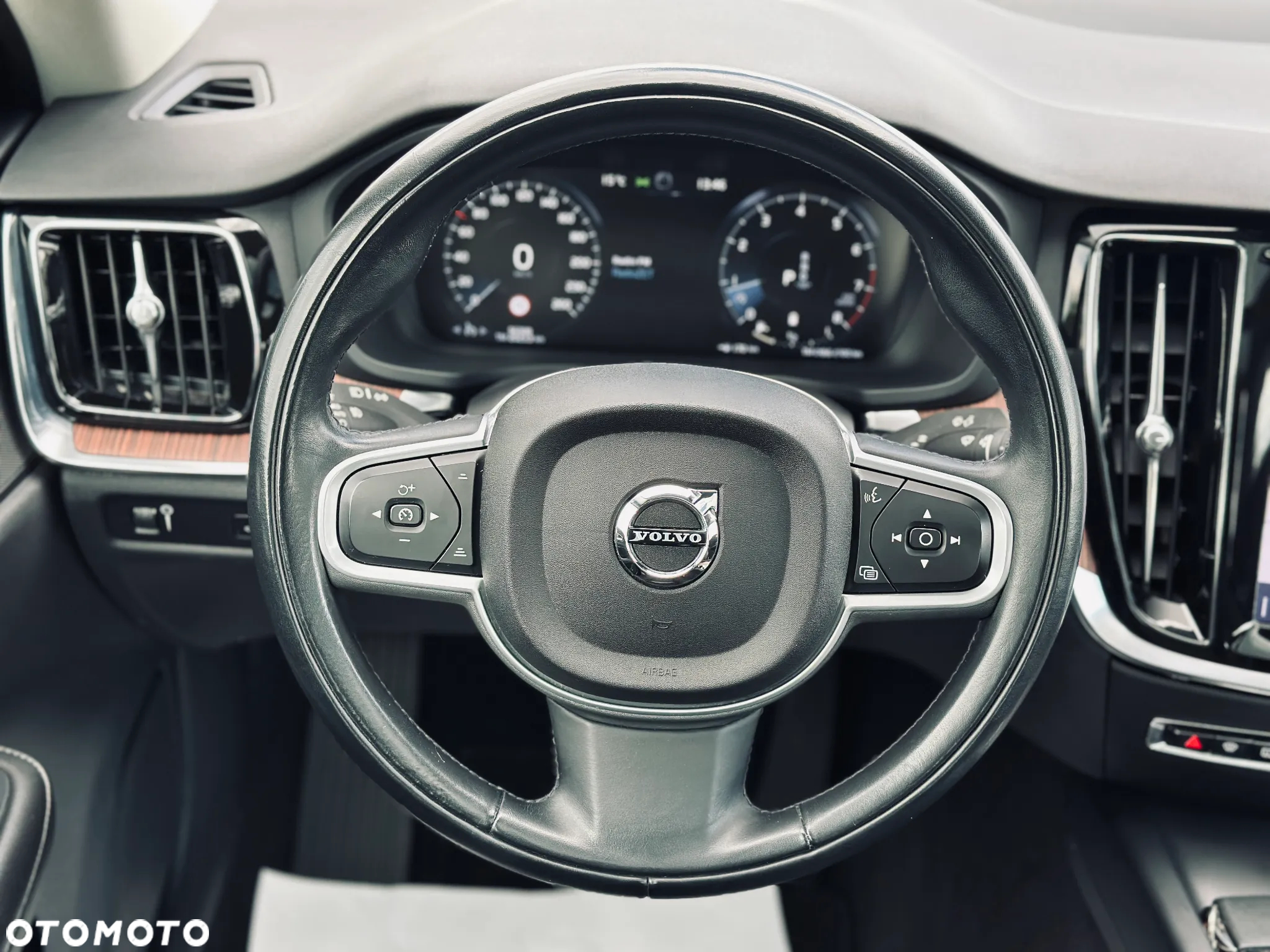 Volvo S60 B5 B AWD Plus Dark - 23