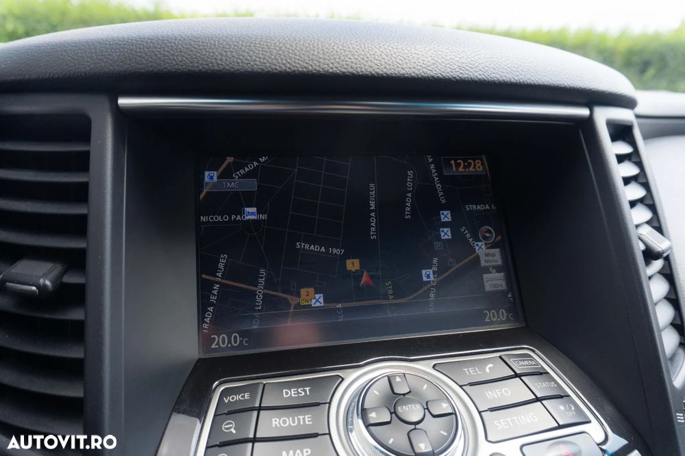 Infiniti Q70 - 20