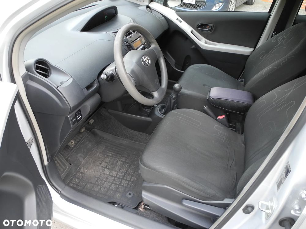 Toyota Yaris - 9