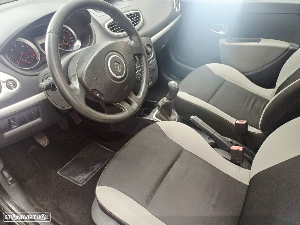 Renault Clio 1.5 dCi Dynamique S - 7