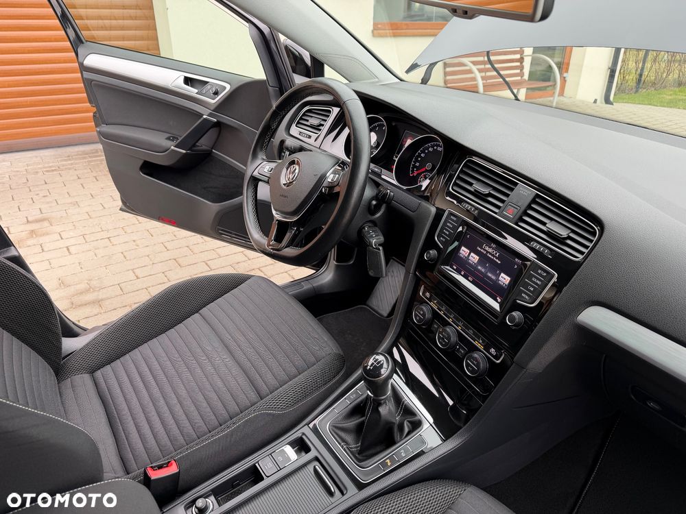 Volkswagen Golf - 15